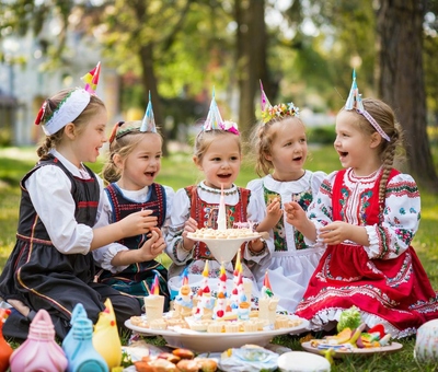 Мини-сценарий на день рождения ребенку с ростовой куклой