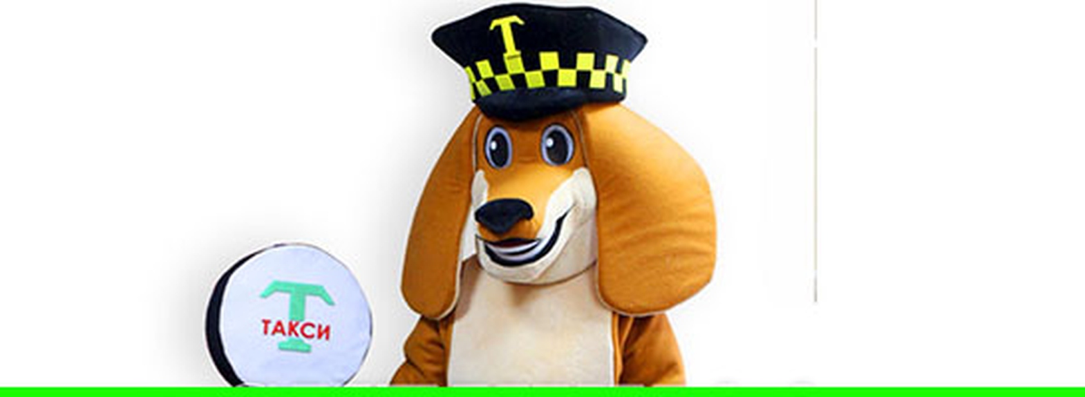 Ростовая кукла Такса в клетчатых штанах и таксистской фуражке: Универсальный помощник для вашего бизнеса